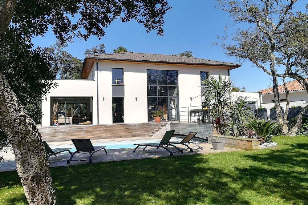 Villa Architecte Lumineuse à 350m de la Plage Avec Piscine Chauffée in Labenne Océan, Labenne