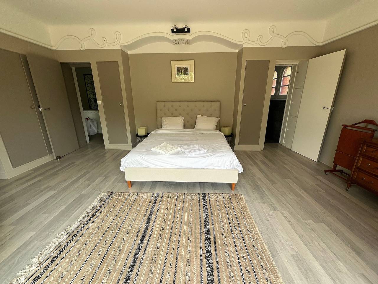 Luxury 5-Bed Villa with Indoor Pool near Arcachon Beach and Shops in Arcachon, Arcachon region