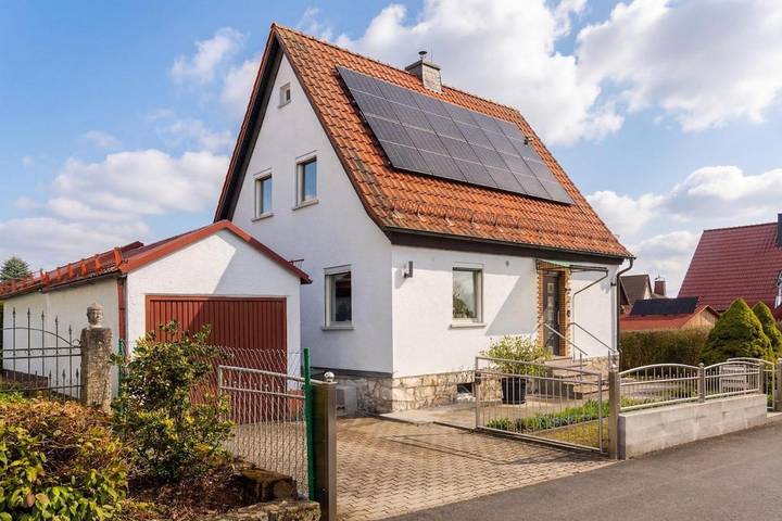 Location de vacances pour 6 personnes, avec vue ainsi que terrasse et sauna à Kronach