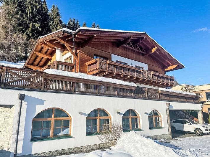 Ferienwohnung für 4 Personen, mit Ausblick und Sauna sowie Garten und Terrasse in Flachau