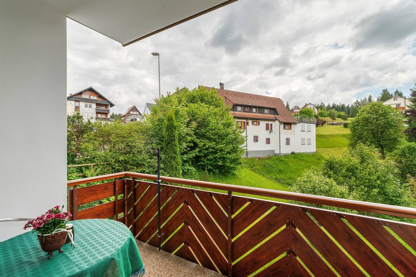 Ganzes Studio, Einzimmerapartment 'Ferienwohnung B, 30 Qm' mit gemeinsamer Terrasse, gemeinsamem Garten und Wlan in Kniebis, Freudenstadt