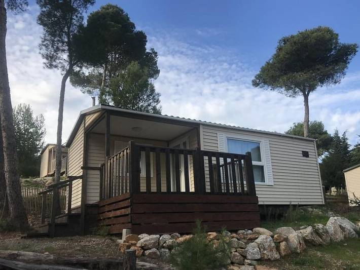 Camping Le Bois de Pins - Mobilheim 4 personen - Confort 2 Schlafzimmer + Tv inklusive in Salses-le-Château, Mittelmeerküste (Frankreich)