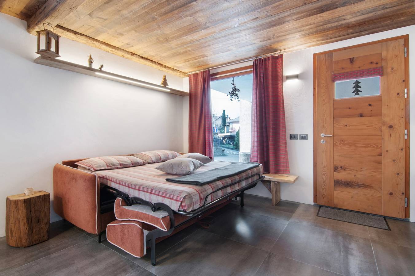 Ganze Wohnung, Ferienwohnung 'Nadia' mit Seeblick, privater Terrasse und Wi-Fi in Verceia (Dorf), Verceia