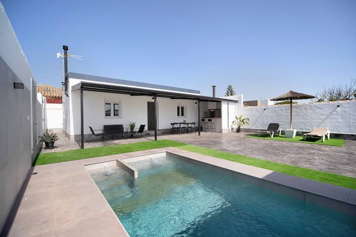 Maison de campagne pour 6 personnes, avec jardin à Chiclana de la Frontera