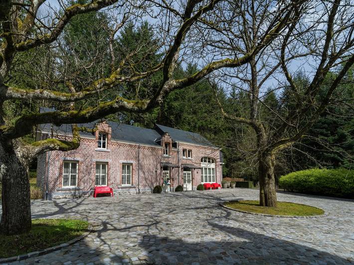 Location de vacances pour 18 personnes, avec sauna et jardin, adapté aux familles à Gedinne