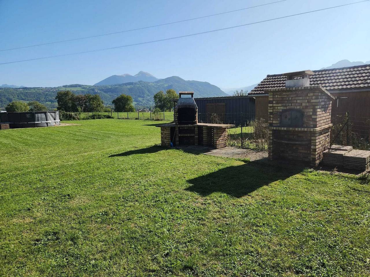 Geräumiges Ferienhaus mit privatem Pool in Arenthon in Arenthon, Region Bonneville