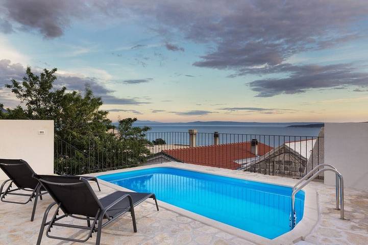 Villa für 5 Personen, mit Terrasse in Brela