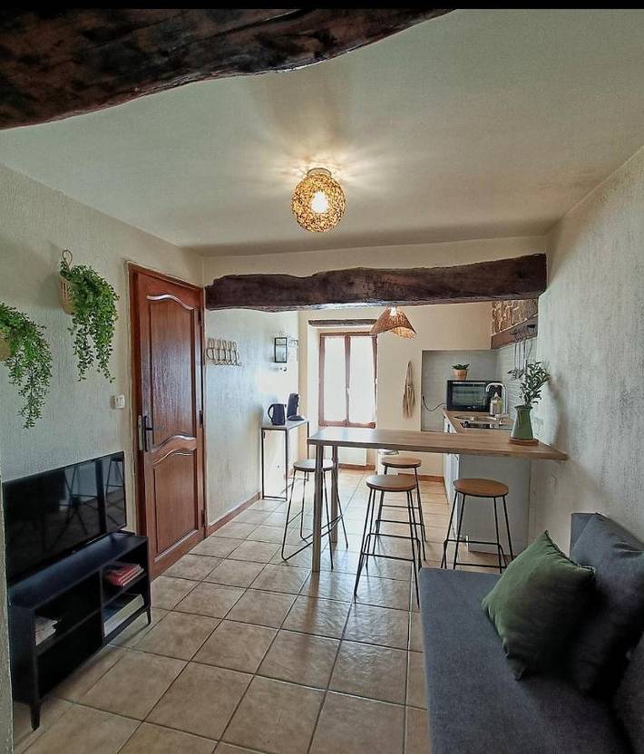 Gîte pour 4 personnes, avec vue et balcon à Solliès-Ville