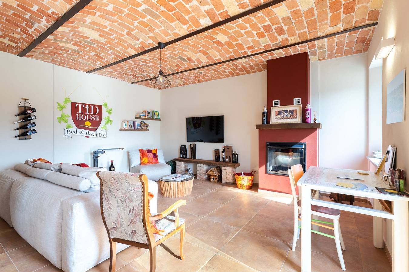 Tid House B&B - Camera Acero + Quercia in Costigliole d'Asti, Langhe