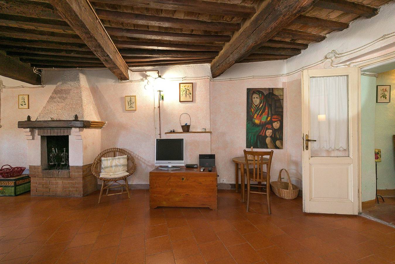 Entire apartment, Apartment "Casina nel Borgo Antico" with Wi-Fi in Bibbona, Etruscan Coast