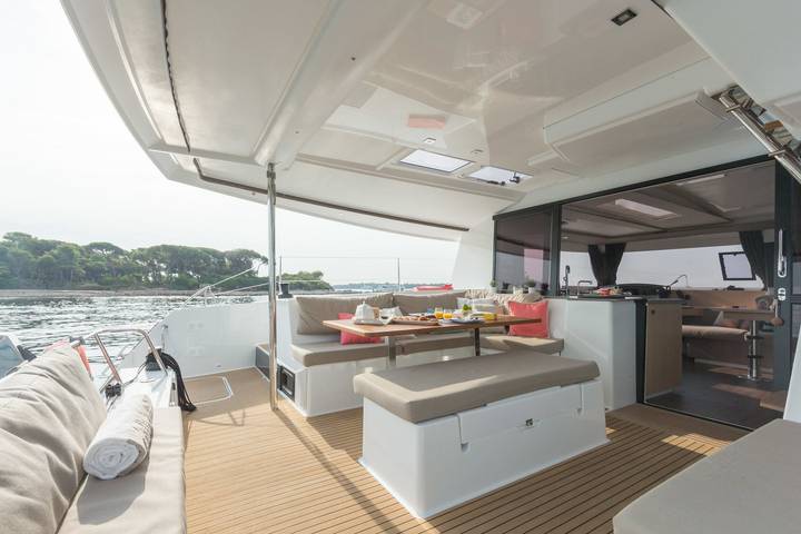Bateau pour 6 personnes dans Tivat - 4