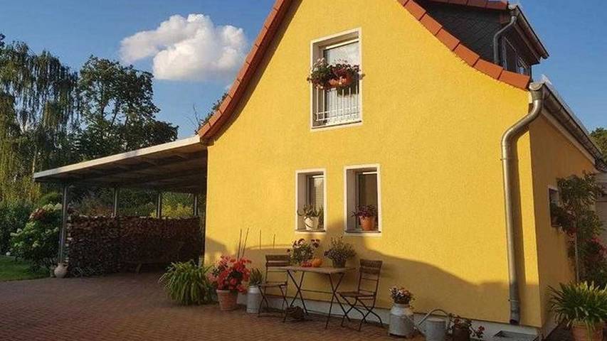 Ferienwohnung für 2 Personen, mit Terrasse und Garten in Magdeburg