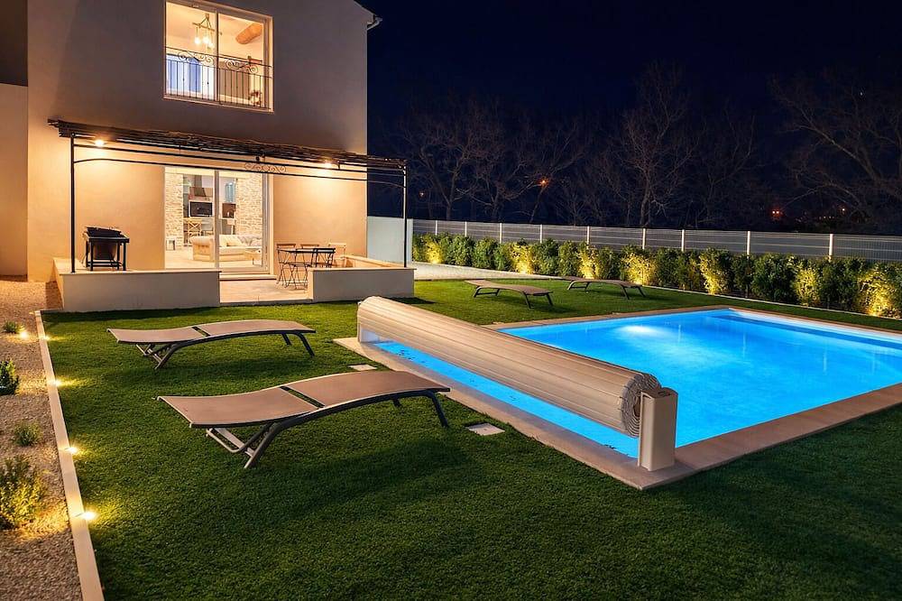 Villa Provence Luberon - Piscine chauffée & Spa Balnéo in Pierrevert, Parc naturel régional du Luberon