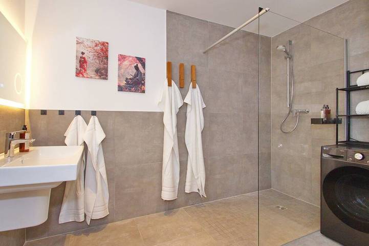 Ganze Wohnung, ⭐ Comfy36 – Serviced Apartment für Familien, Business & Klinikbegleitung in Bad Lippspringe, Nordrhein-Westfalen