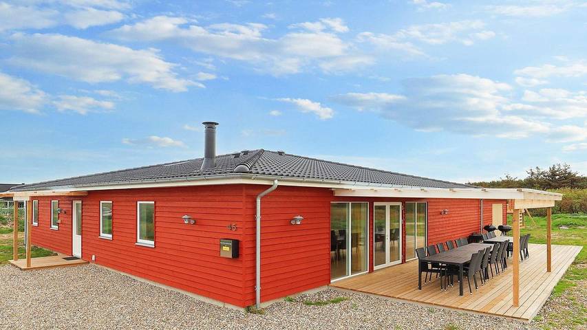 Ferienhaus für 19 Personen, mit Pool und Whirlpool sowie Terrasse und Sauna in Løkken