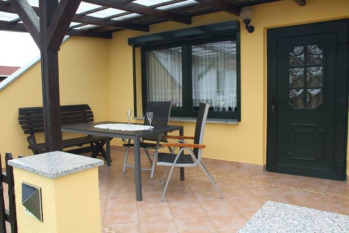 Ferienhaus für 3 Personen, mit Terrasse in Klink