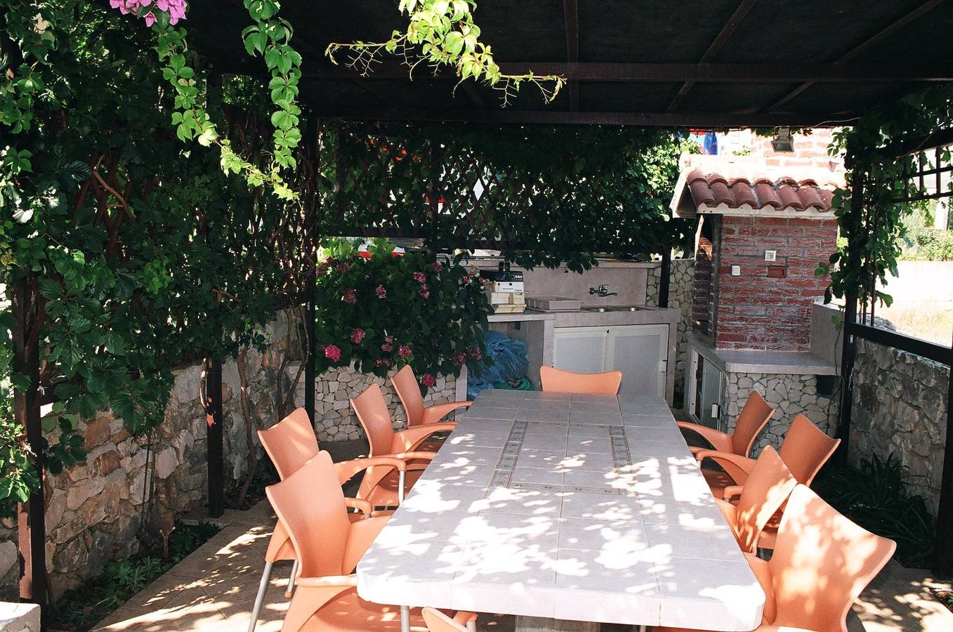 Ganze Wohnung, 1-Zimmer-Ferienwohnung mit Terrasse und Meerblick Slatine, Ciovo A-17456-c in Ciovo