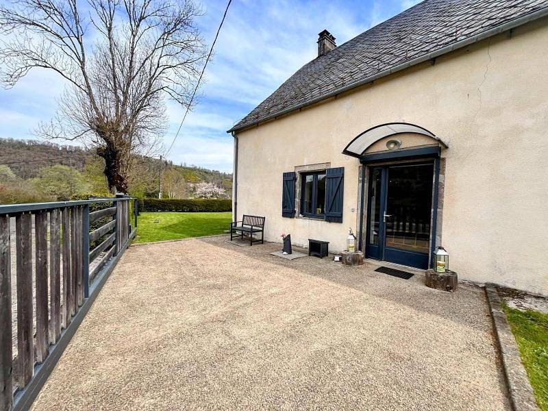 Fermette Auvergnate in La Tour-d'Auvergne, Parque Natural Regional Volcans d'Auvergne