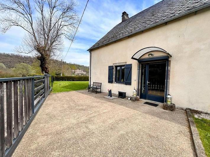 Gîte pour 6 personnes, avec jardin à La Tour-d'Auvergne - 3