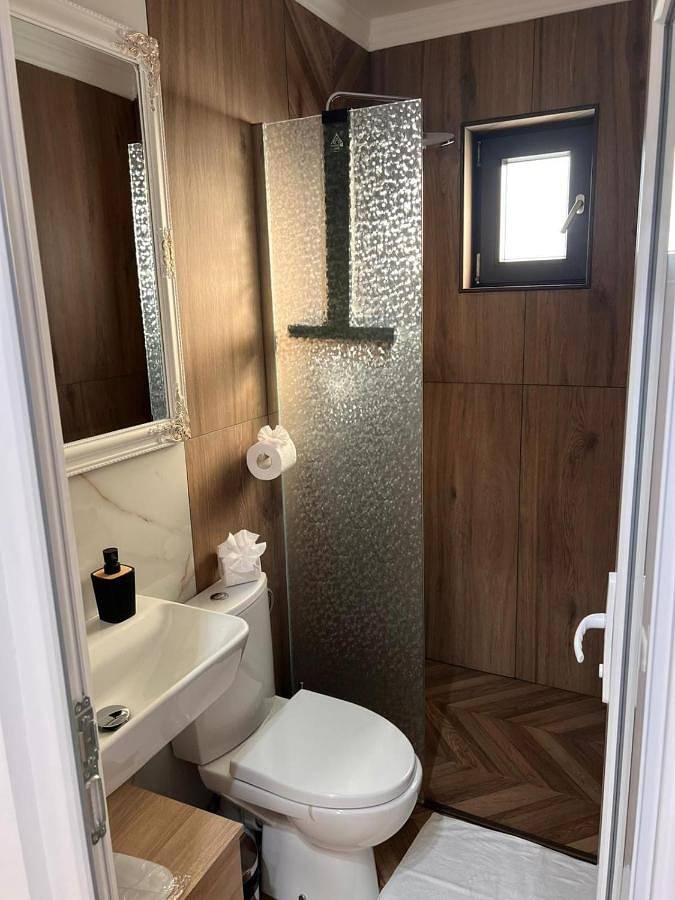 Gîte pour 3 personnes, avec terrasse ainsi que jardin et vue dans Giurgiu - 2