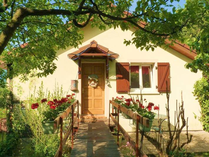 Gîte pour 4 personnes, avec Balcon et Terrasse ainsi que Jardin et Vue à Oderen