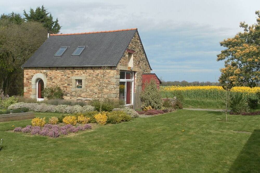 Maison calme située entre Terre & Mer (Monts d'Arrée / Côte de Granit Rose) in Pédernec, Région de Guingamp