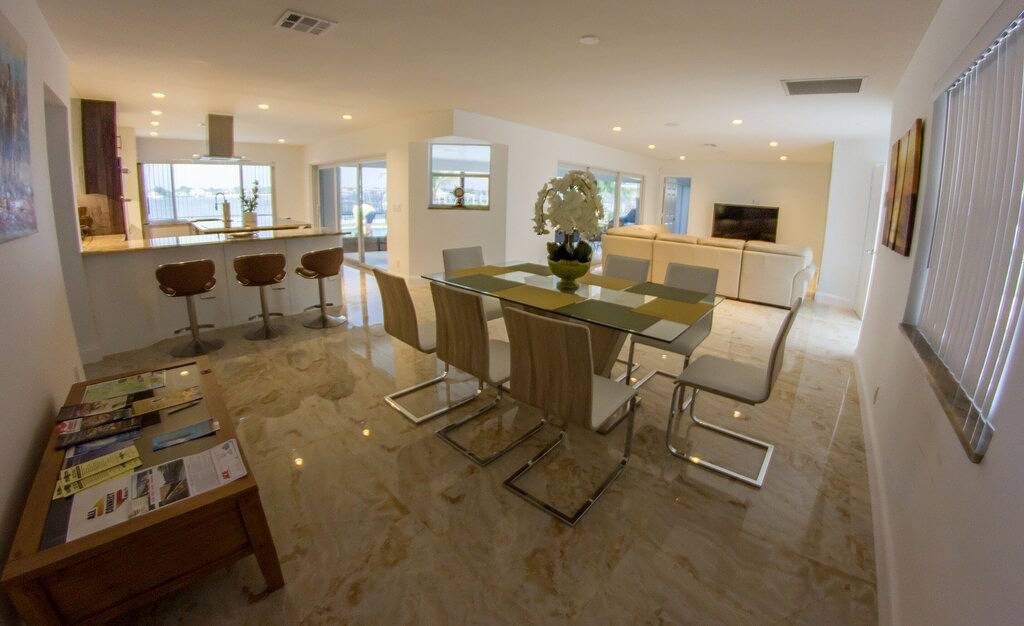 Waterfront, Paradise Luxury Intracoastal Home mit eigenem Pool, East Lantana. in Lantana, Palm Beach County