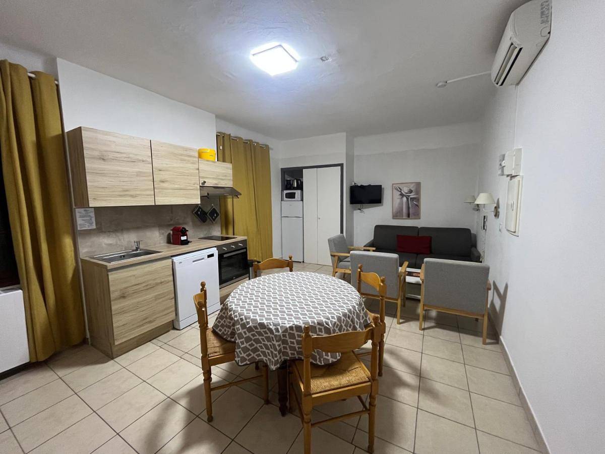Appartement entier, T3 entre mer et montagne-Porto Ota in Porto (Corse), Ota