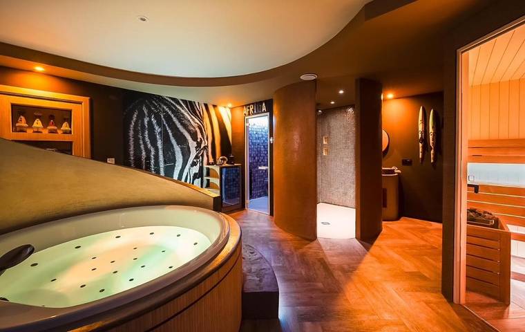 Location de vacances pour 2 personnes, avec terrasse et jardin ainsi que sauna et jacuzzi à Hamont-Achel - 4