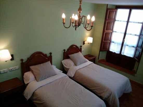 Single Rooms in Infiesto, Piloña