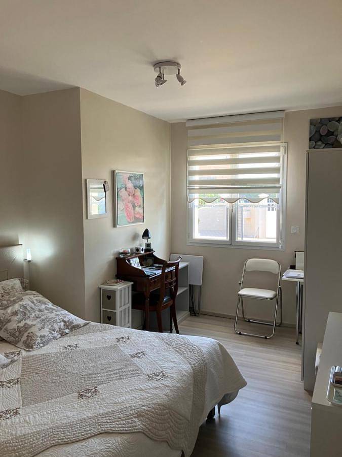 Double Room with Private External Bathroom in Charmeil, Région de Vichy