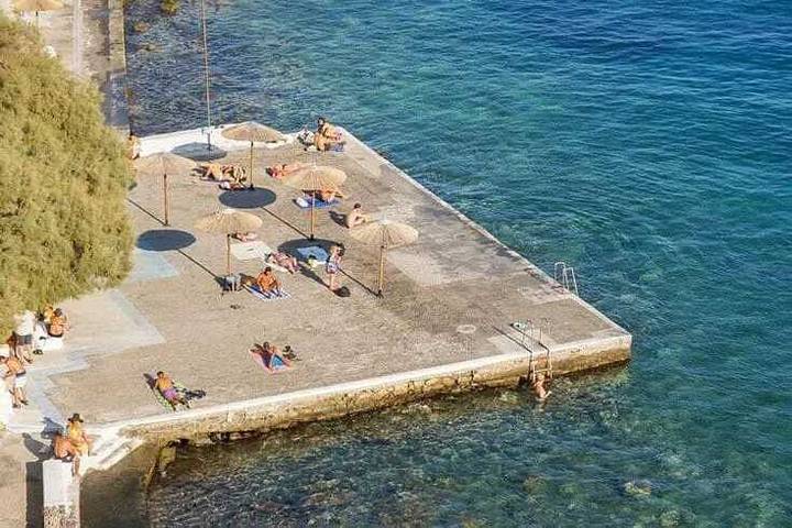 Location de vacances pour 8 personnes, avec balcon/terrasse, adapté aux familles dans Syros - 2