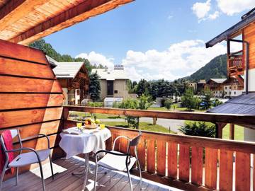 Gîte pour 8 personnes, avec jardin et sauna à Saint-Chaffrey