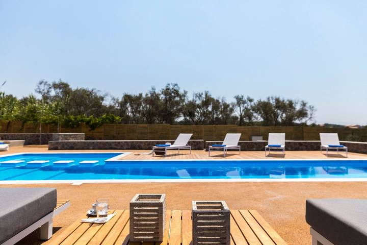 Bungalow für 6 Personen, mit Meerblick und Balkon sowie Garten und Pool auf Korfu - 3