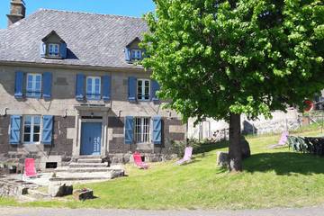 Location de vacances pour 12 personnes, avec jardin, animaux acceptés à Thiézac