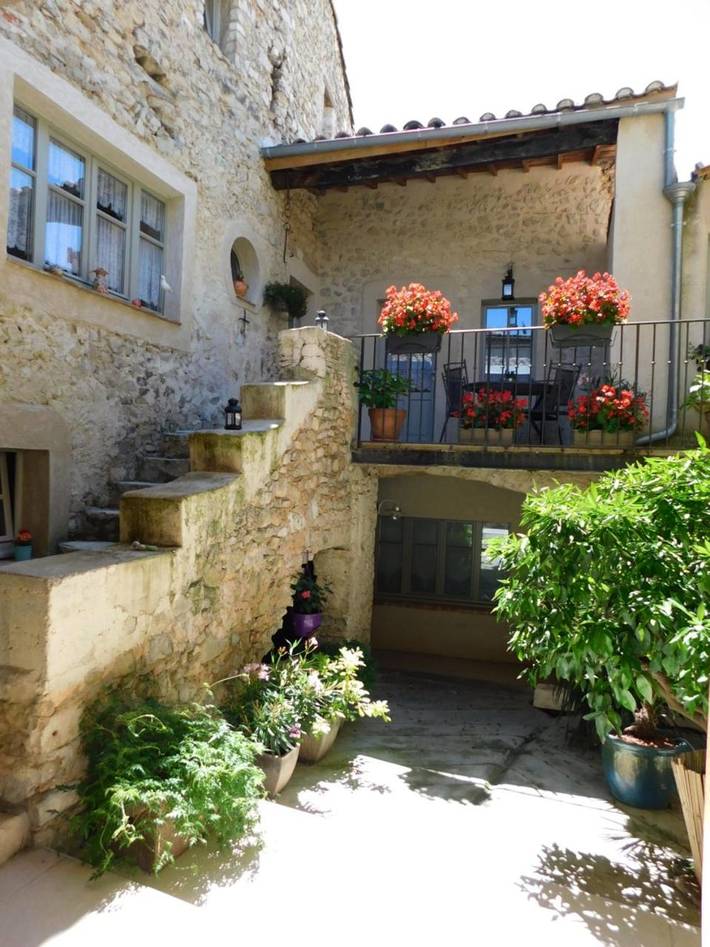 Location de vacances pour 4 personnes, avec Balcon et Terrasse ainsi que Piscine et Vue à Mirmande