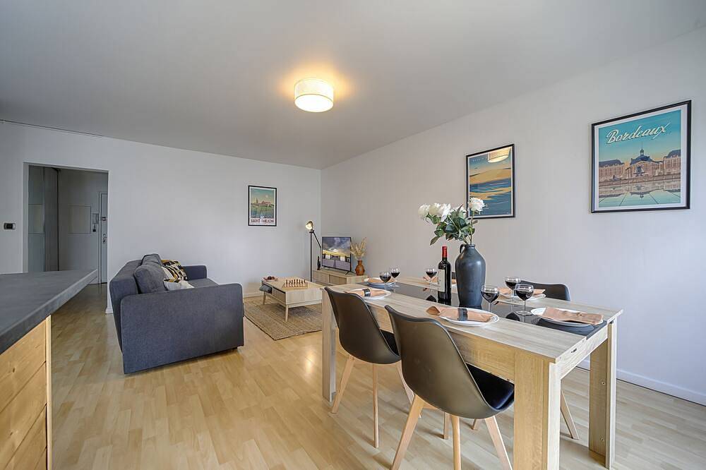 Entire apartment, Agréable Appartement Idéalement Situé au Pied du Tramway in Le Bouscat, Bordeaux region