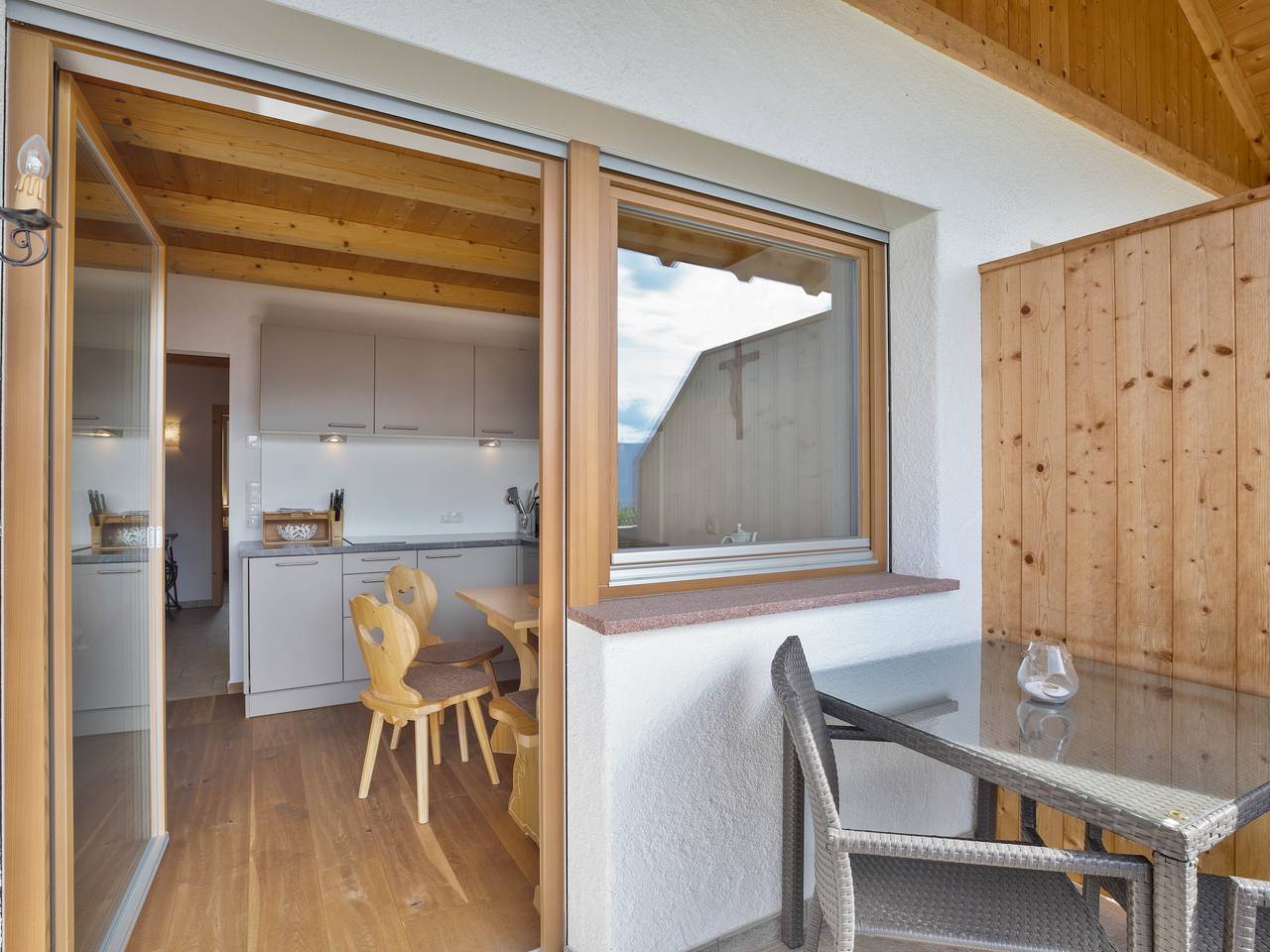 Apartamento entero, Apartamento vacacional "Latemar - Wernerhof" con vistas a la montaña, balcón y jardín in Glaning, San Genesio Atesino