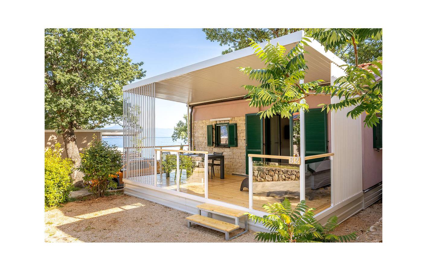 Gemütliches Mobilheim mit Pool, WLAN und Terrasse, 2 km vom Strand entfernt in Brzac, Krk