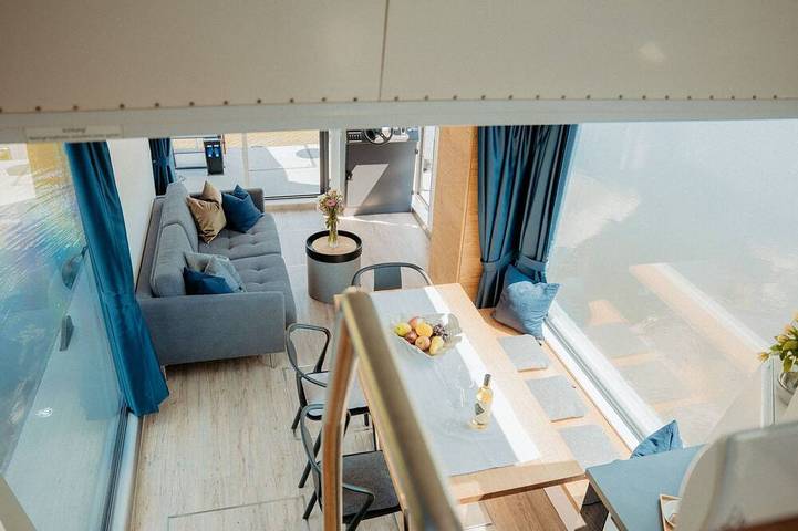 Floating Home-Hausboot in Merzig liegend in Merzig, Saar-Nahe-Bergland