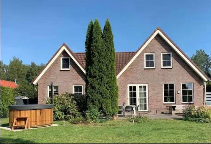 Ferienhaus für 14 Personen, mit Ausblick und Pool sowie Garten, mit Haustier in den Niederlande