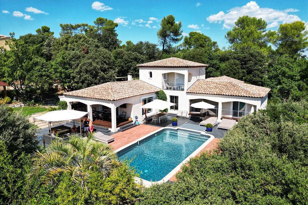 Airconditioning villa, verwarmd zwembad, jacuzzi-Prix Falls huisdieren welkom in Saint-Maximin-la-Sainte-Baume, Brignoles region
