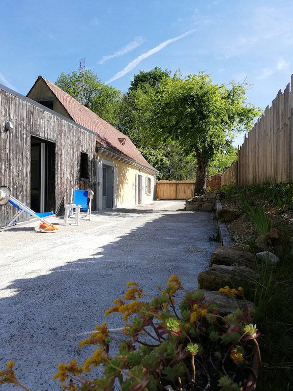 Gîte pour 5 personnes, avec terrasse ainsi que jardin et piscine à Sarlat-la-Canéda - 2