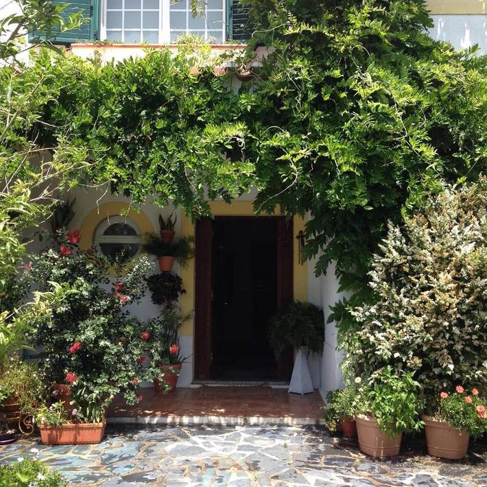 Ferienwohnung für 2 Personen, mit Terrasse und Garten sowie Pool und Ausblick