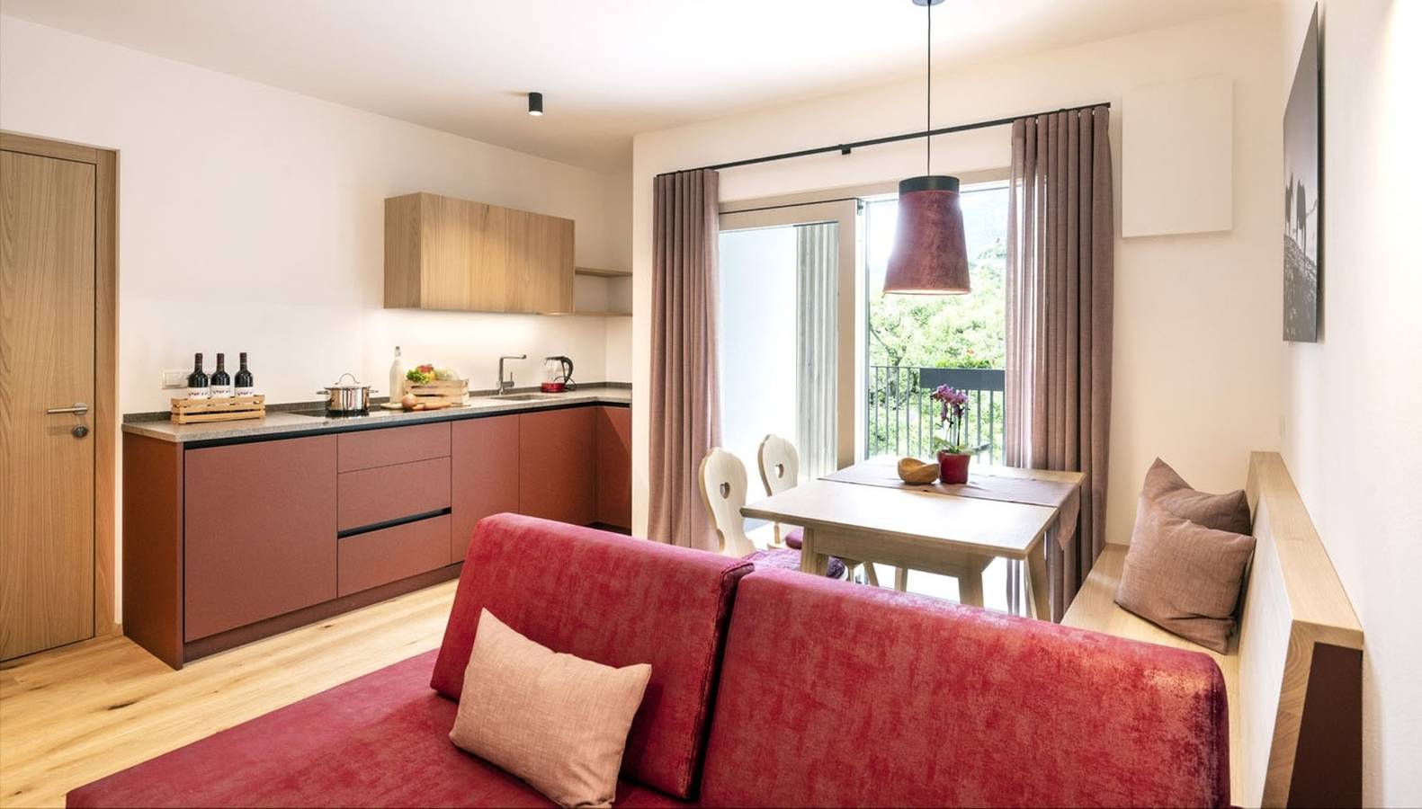 Appartement entier, Appartement 'Vernatsch' avec vue sur la montagne, piscine partagée et Wi-Fi in Barbiano, Alpes de Sarntal