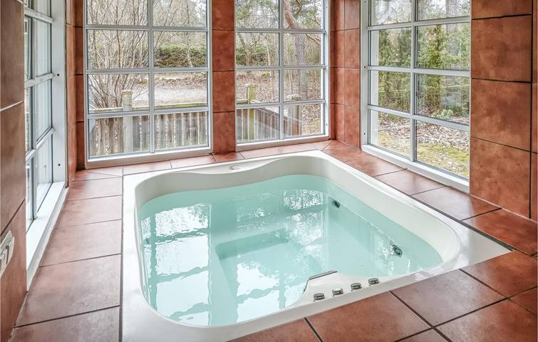 Ferienhaus für 12 Personen, mit Sauna und Whirlpool sowie Garten auf Öland - 4