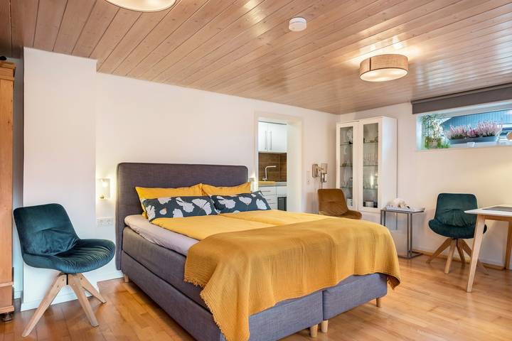 Appartement entier, Appartement "Jette" avec vue sur les montagnes, terrasse privée et Wi-Fi in Stegen, Forêt-Noire du Sud