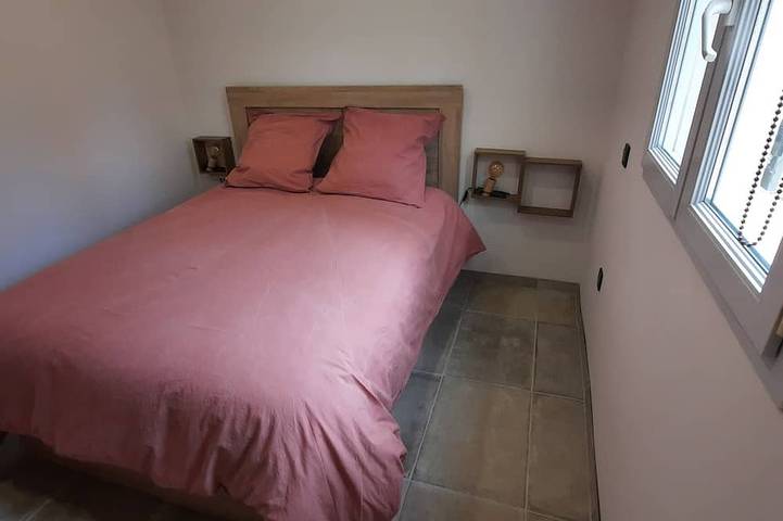 Gîte pour 4 personnes, avec piscine à Vernègues - 2