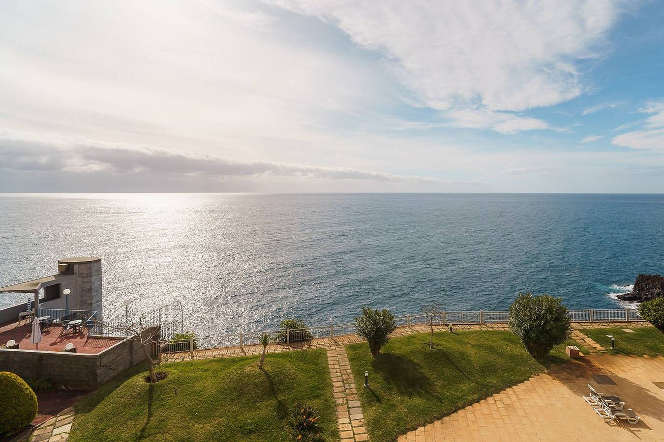 Appartamento intero, Appartamento con vista sulla scogliera - Splendida vista sul mare e piscina in São Martinho, Madeira