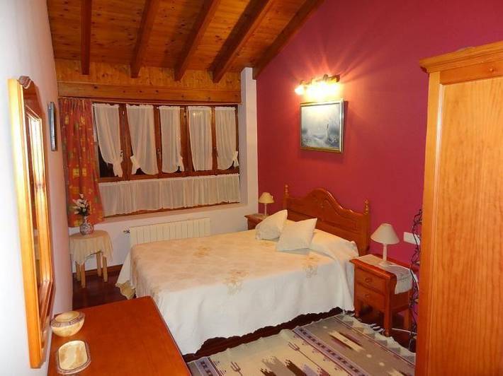 Casa de vacaciones para 3 personas, con jacuzzi y jardín, Se admiten mascotas en Comarca de Oriente - 3